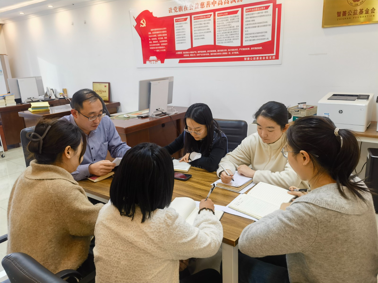 1764918461456025.jpg 党建新闻照片20251204.jpg